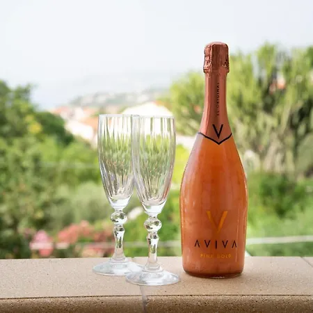 Tropeacharmet Parking Free Gasthof Tropea