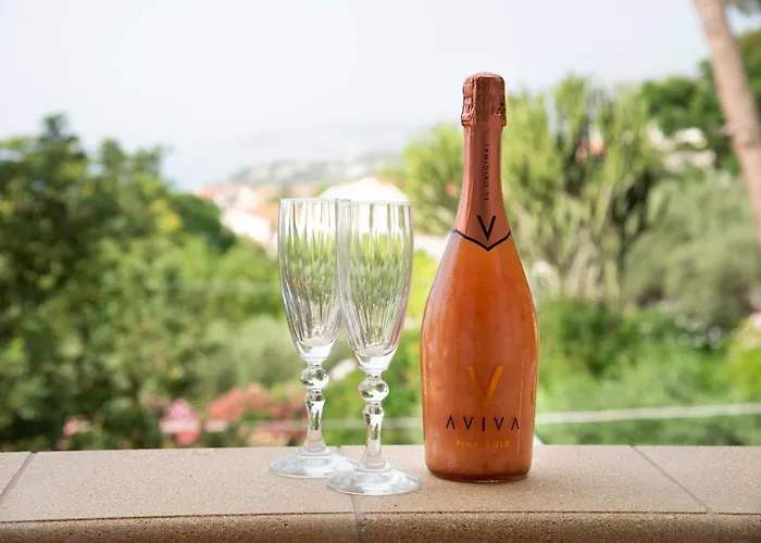 Tropeacharmet Parking Free Gasthof Tropea